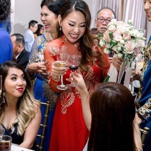 Vietnamese red wedding ao dai 0